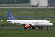 OY-KBF at Aalborg (EKYT)