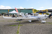 OY-MWL at Værløse (EKVL)