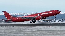 OY-GKN at Nuuk (BGGH)