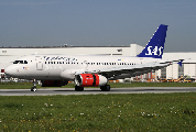 OY-KBP at Hamburg-Finkenwerder (EDHI)